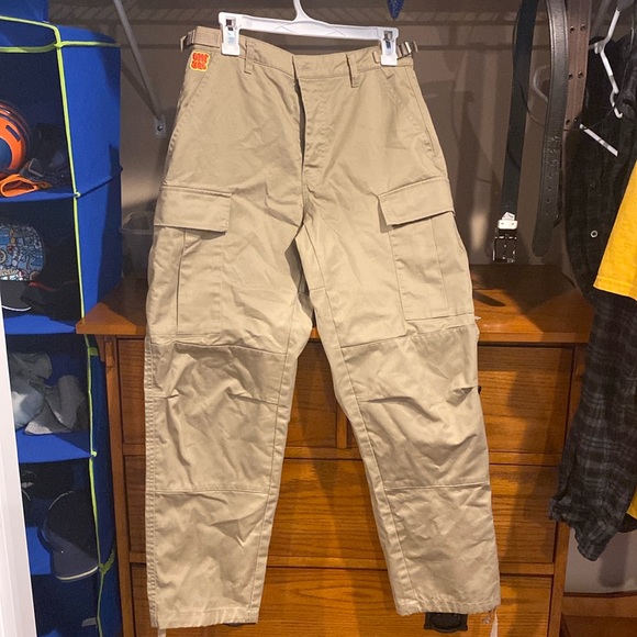Empyre Pants Empyre Khaki Skater Cargo Pants Poshmark